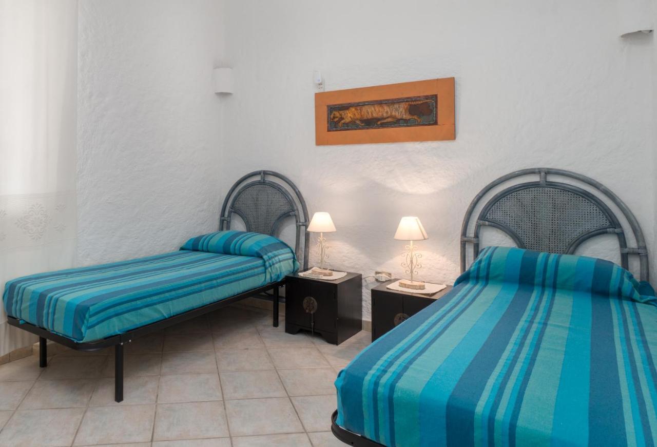 Sardinia Family Villas - Cannigione Beach Apartments ภายนอก รูปภาพ